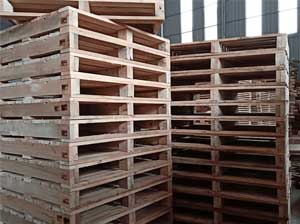 倉庫內使用木托盤的安全管理方法